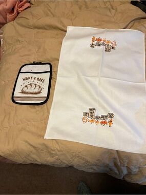 Wake & Bake Bread Oven Mitt and White Kitchen Towel Set - Brown & White